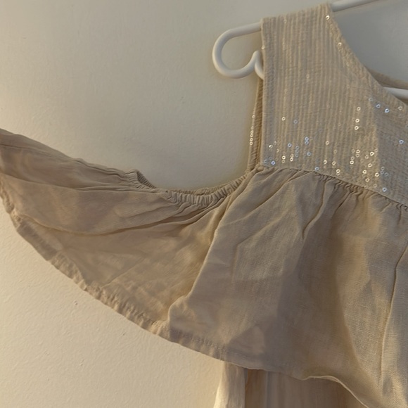 Beautiful beige sheath dress with sequins. - Picture 2 of 5